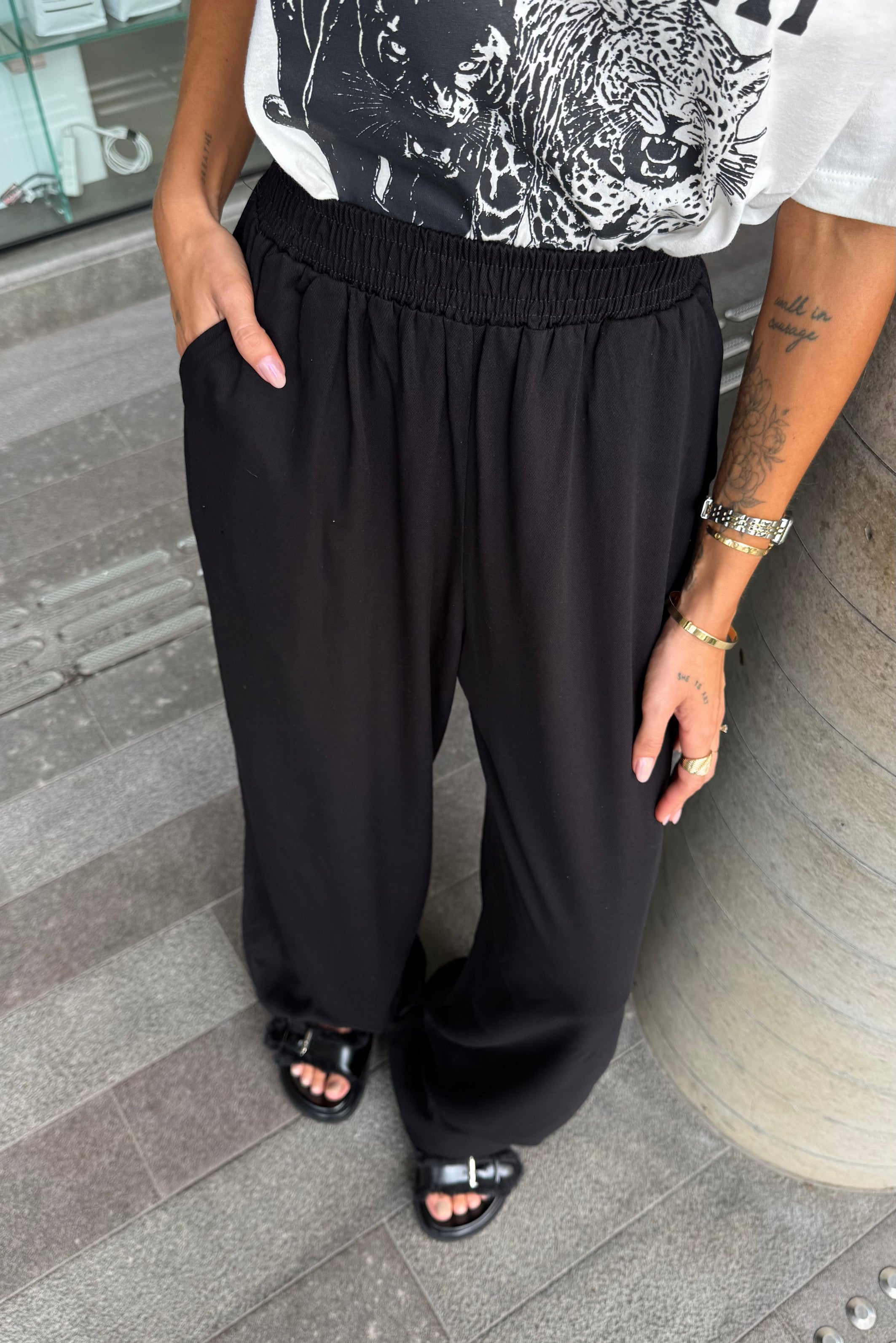 CALÇA PANTALONA PRETA
