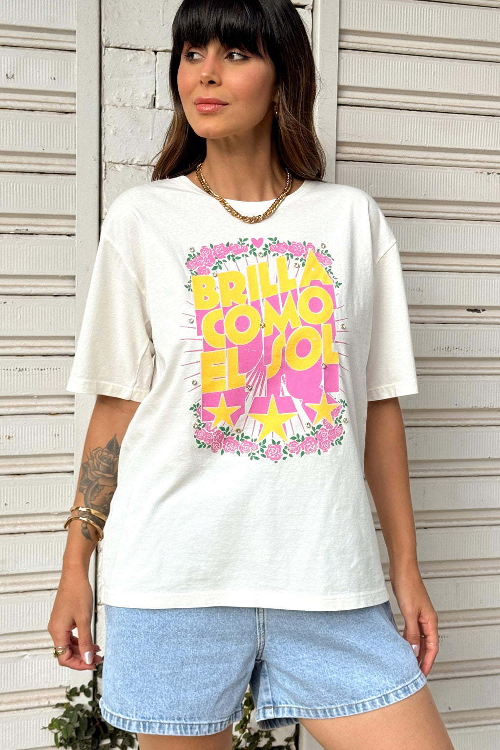 T-SHIRT ESTONADA BRILLA EL SOL (COM APLIQUE) OFF WHITE
