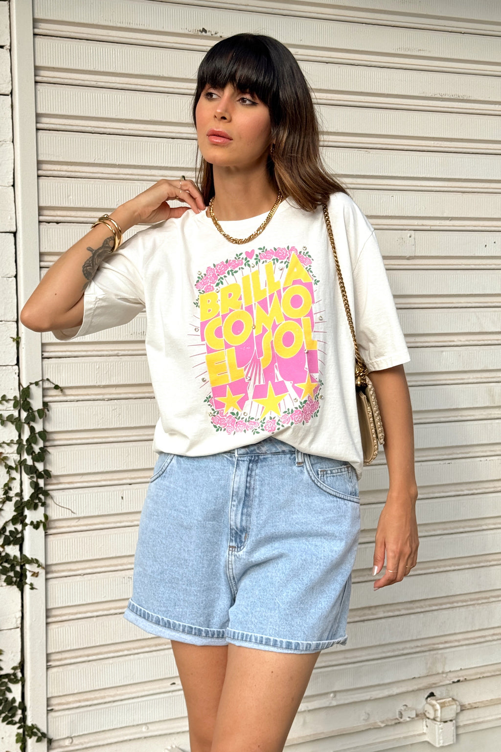 T-SHIRT ESTONADA BRILLA EL SOL (COM APLIQUE) OFF WHITE