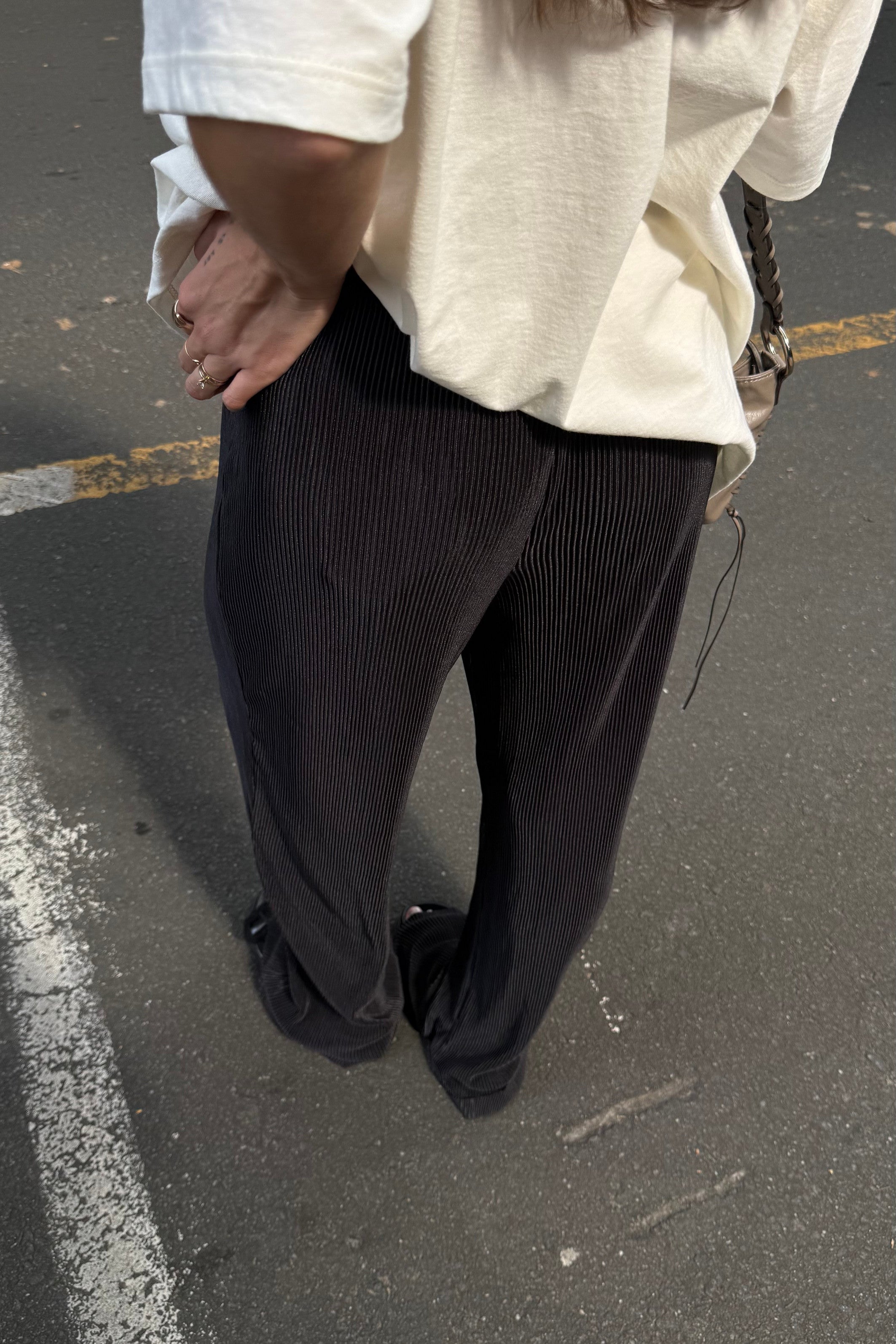 CALÇA PANTALONA PLISSADA CLAIRE PRETA