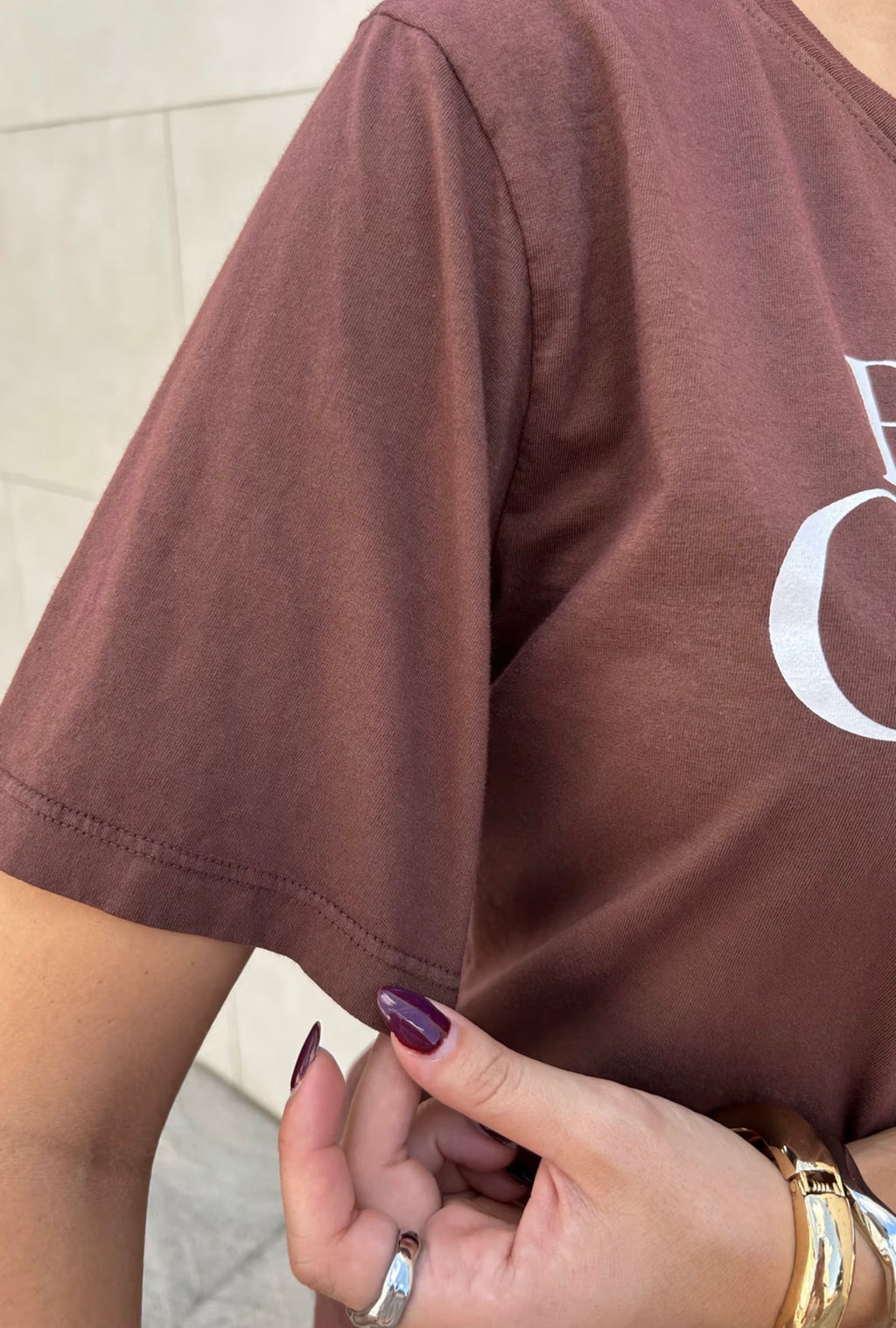 T-SHIRT ESTONADA BASIC CHIC MARROM CHOCOLATE