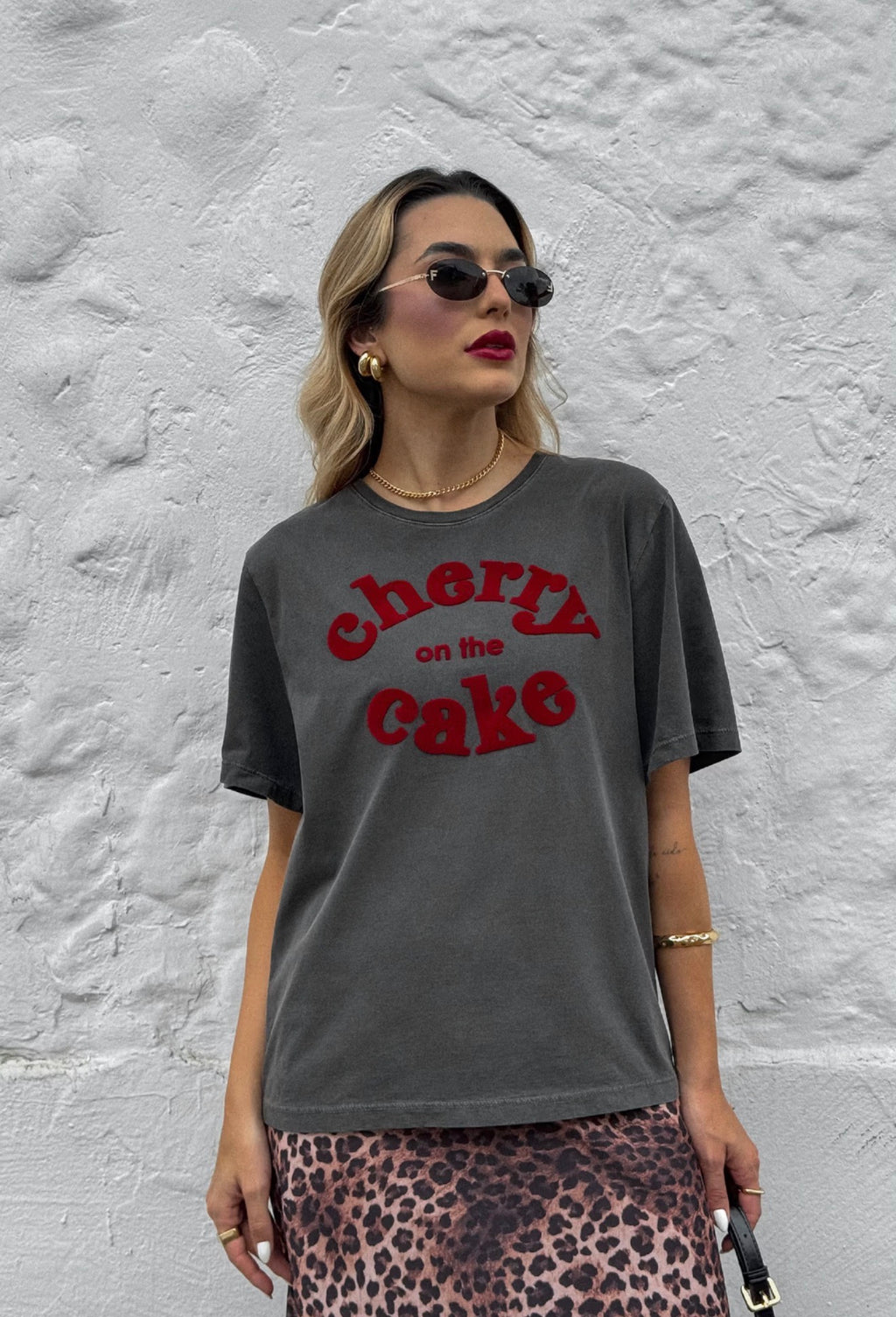 T-SHIRT ESTONADA CHERRY CAKE (COM FLOCADO) CHUMBO
