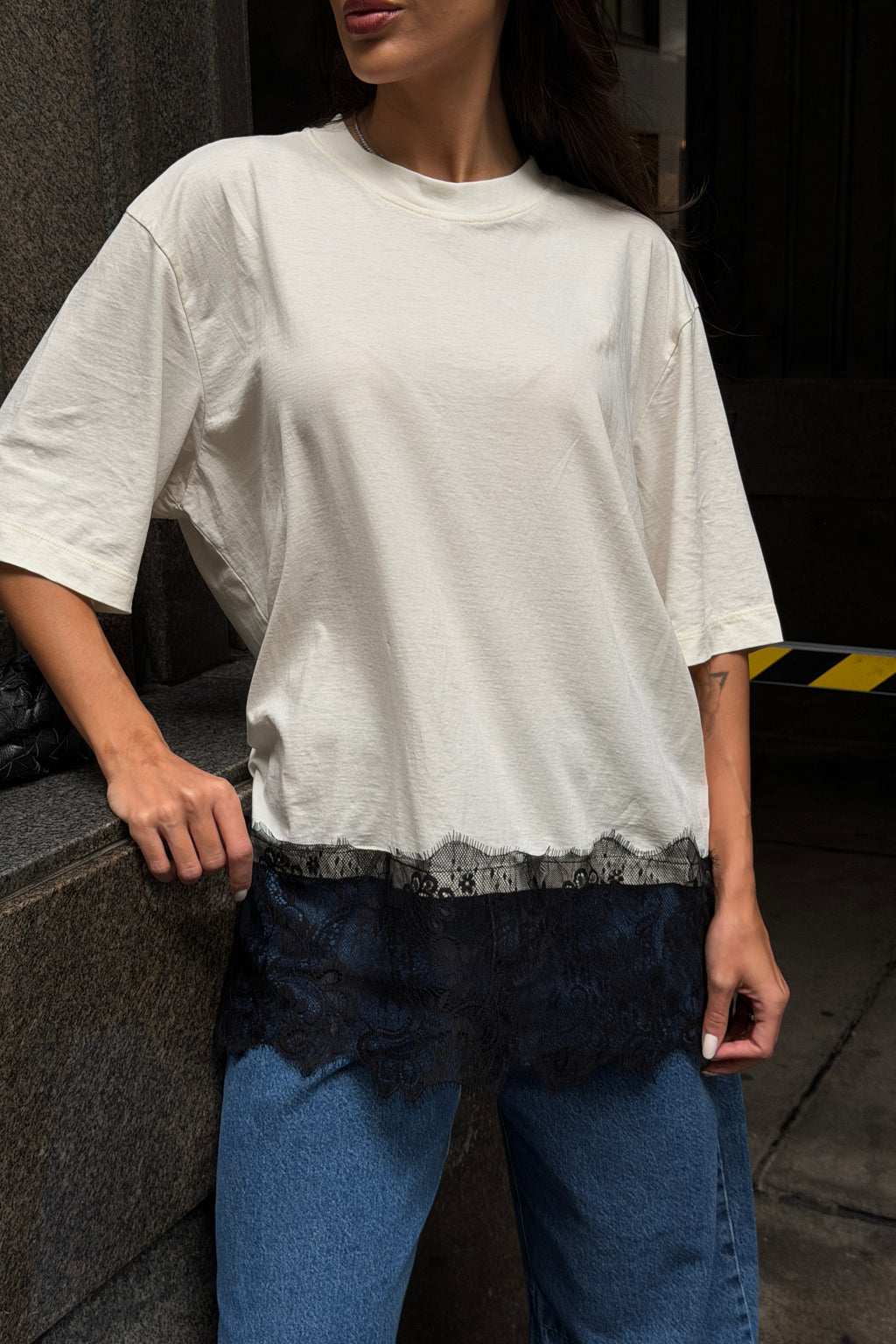 T-shirt oversized com barra de renda