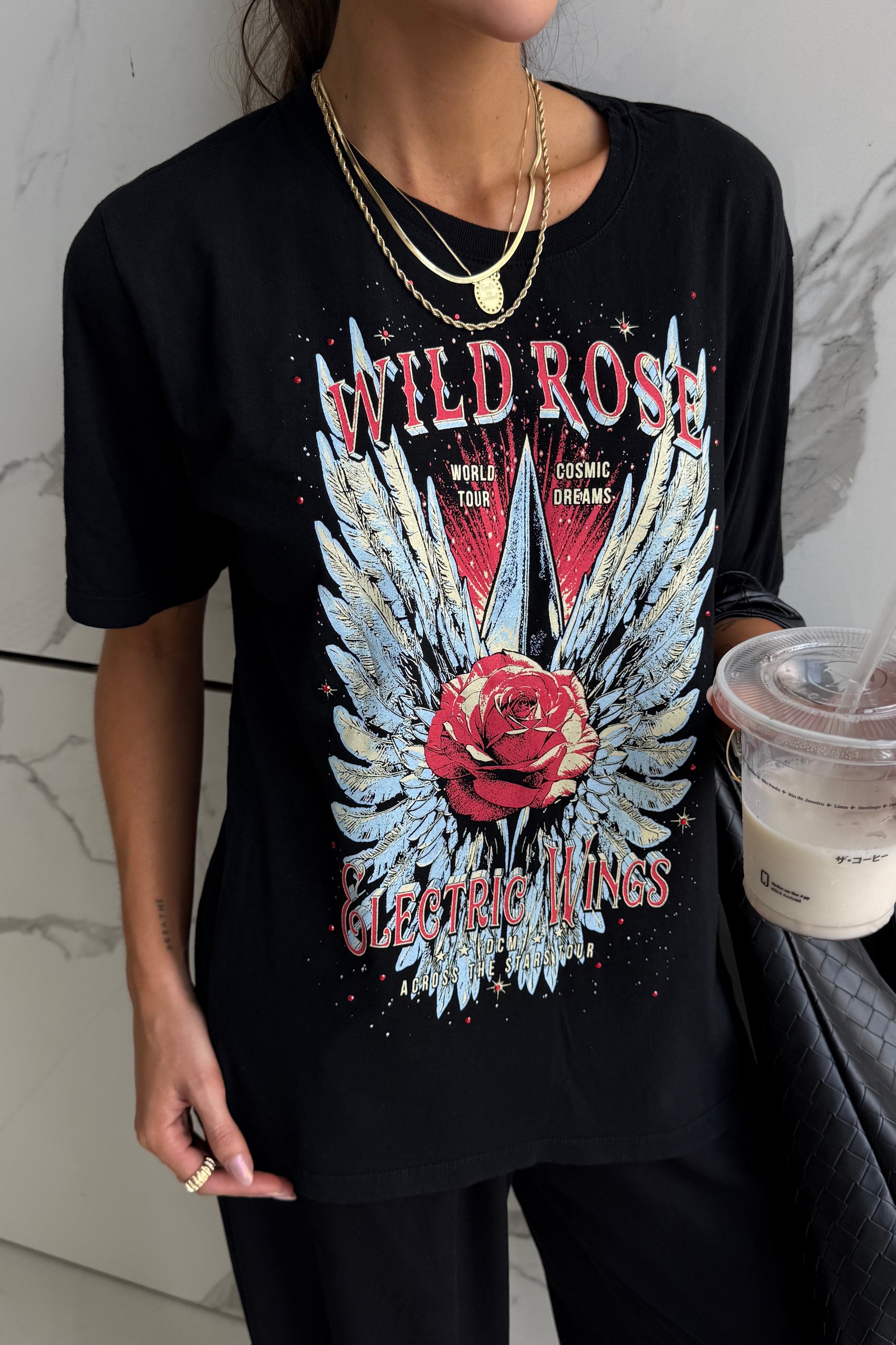 T-SHIRT ESTONADA WILD ROSE (COM STRASS) PRETA
